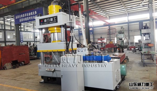 牛羊舔磚液壓機