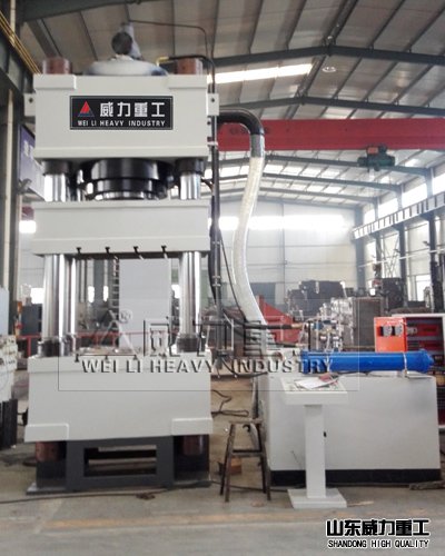 630噸液壓機車間