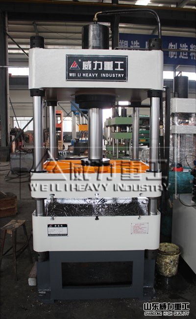 315噸液壓機車間