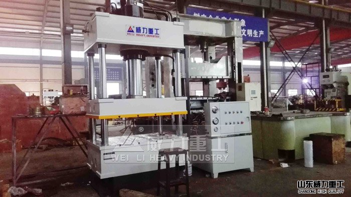 液壓機廠家車間