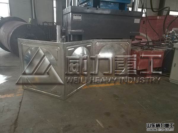 不銹鋼水箱成型機