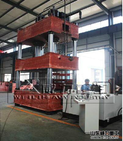 630噸液壓機車間