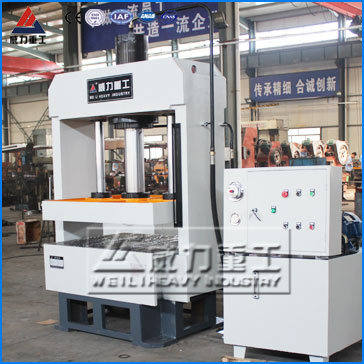 100噸龍門液壓機(jī)哪家好？