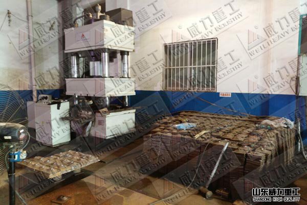 400噸錨桿托盤液壓機(jī)