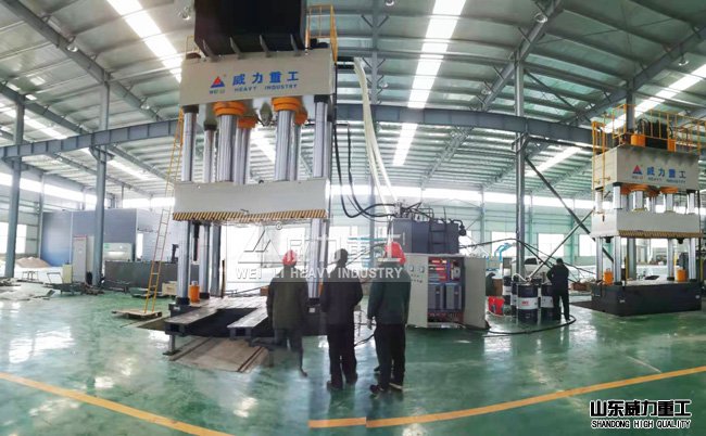 2000T、1000T化糞池液壓機萊蕪客戶現場