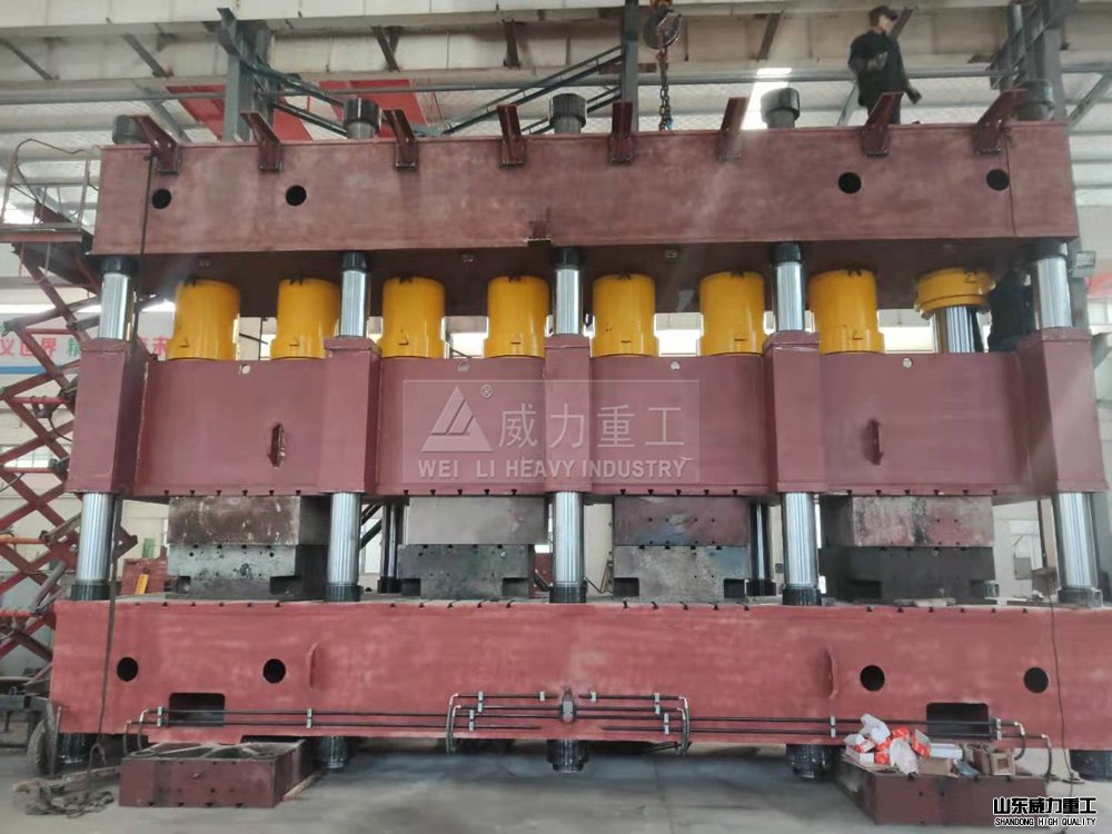 整體框架式汽車縱梁液壓機