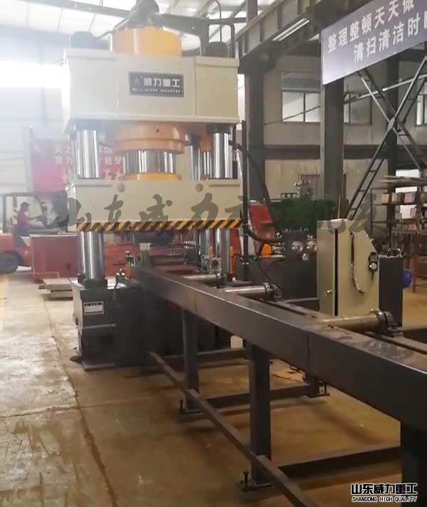 630噸錨桿托盤自動(dòng)化液壓機(jī)