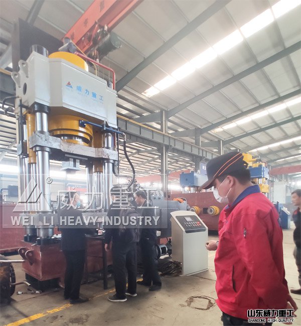 800噸液壓機(jī)車(chē)間