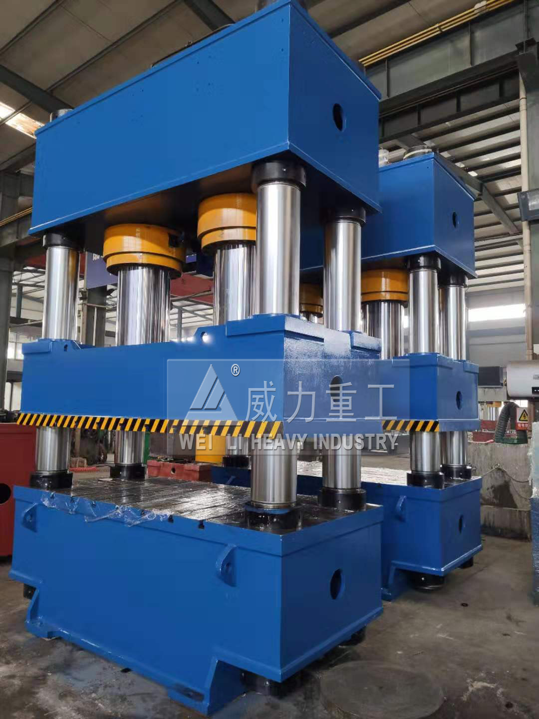 客戶定做兩臺800噸雙缸液壓機