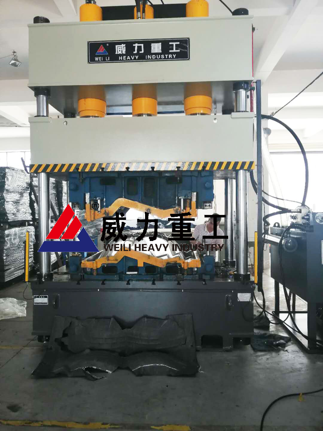 315噸汽車內飾液壓機