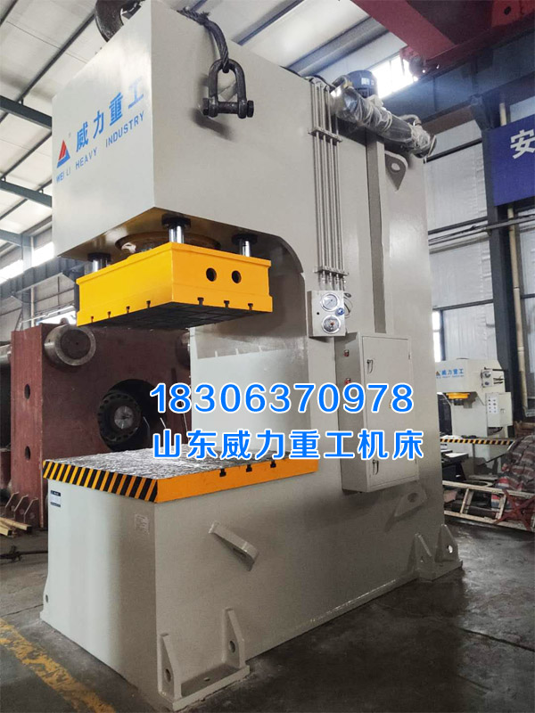 500噸單臂液壓機實拍10.31