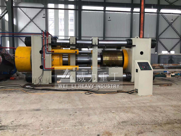 山東威力重工液壓機生產(chǎn)車間