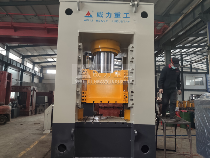 1000噸快速熱鍛液壓機