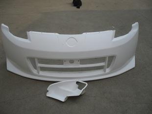 四柱液壓機壓制汽車保險杠成品