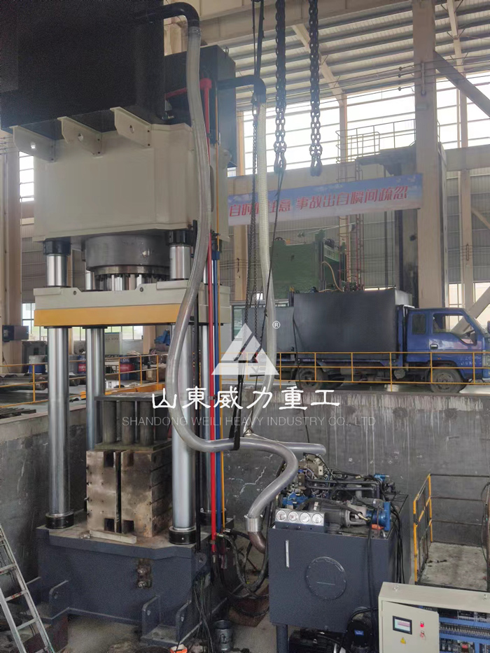 雙工位液壓機壓制十孔梅花坩堝專用