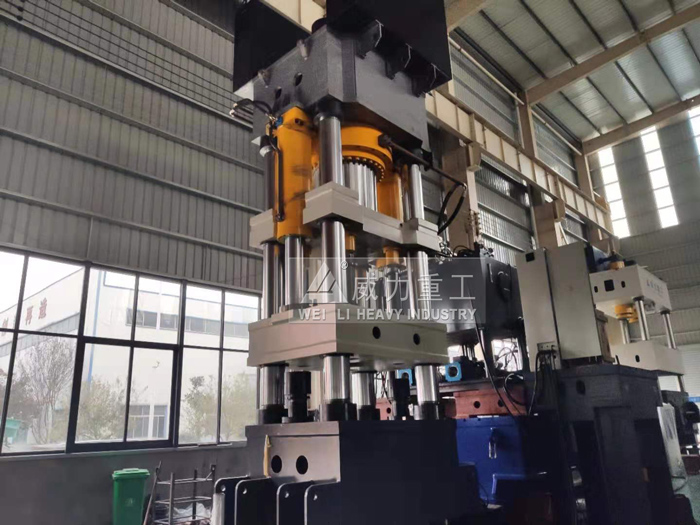 四梁四柱鐵粉成型液壓機(jī)