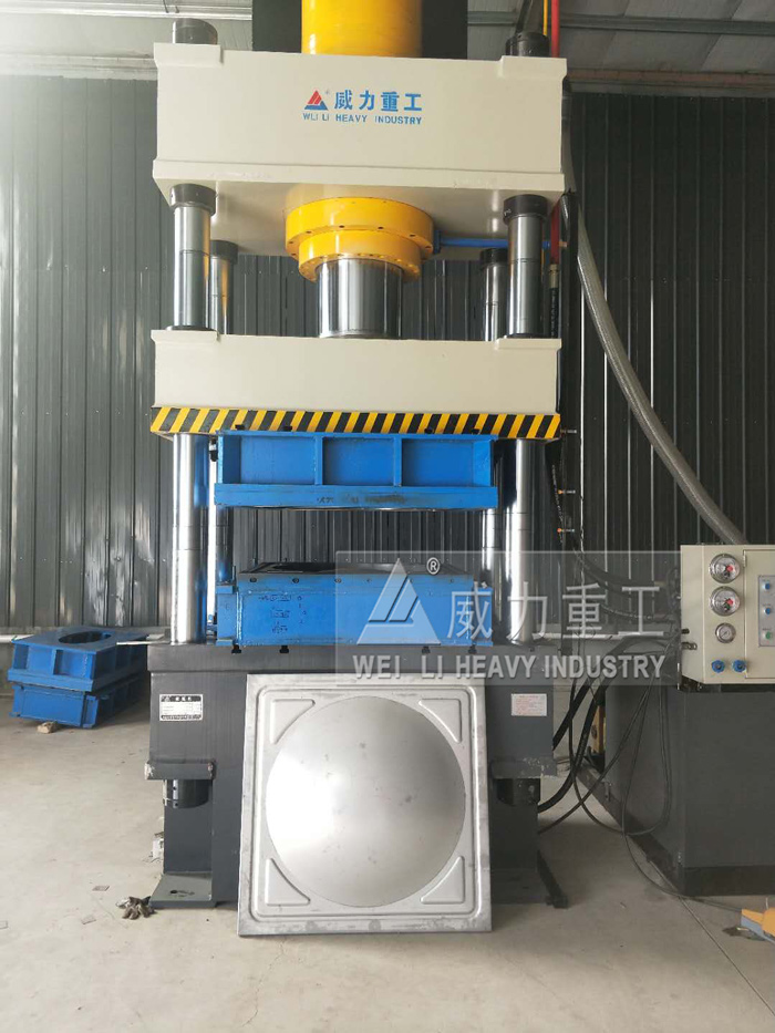 不銹鋼水箱液壓機