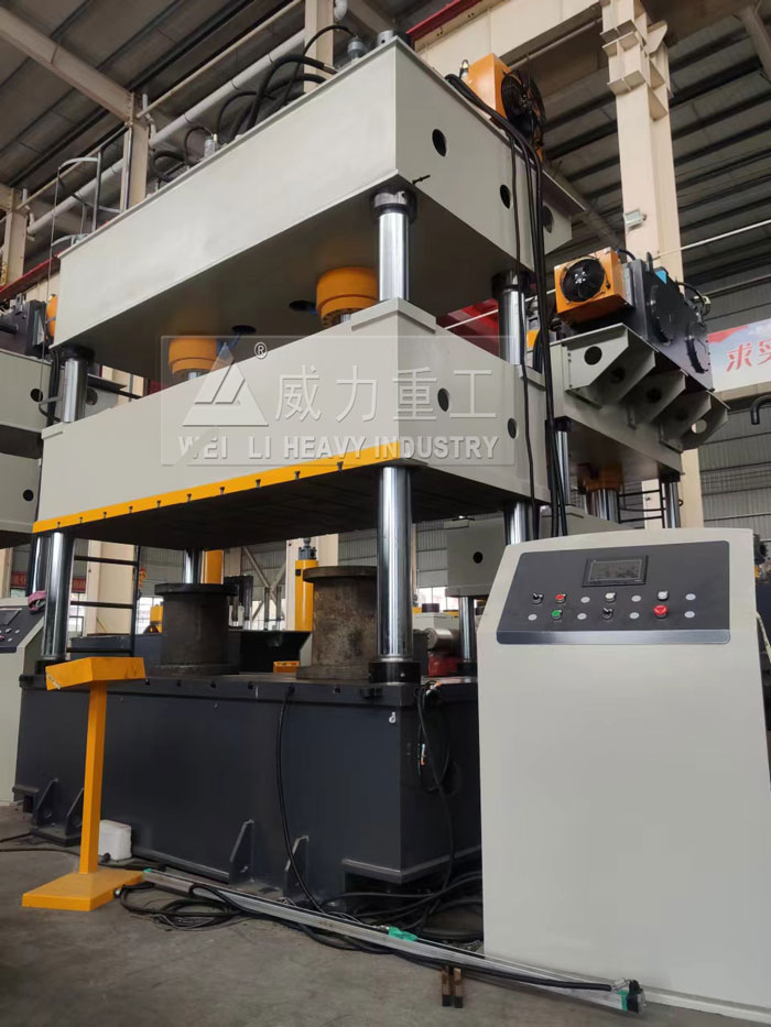 山東威力重工200噸四柱液壓機