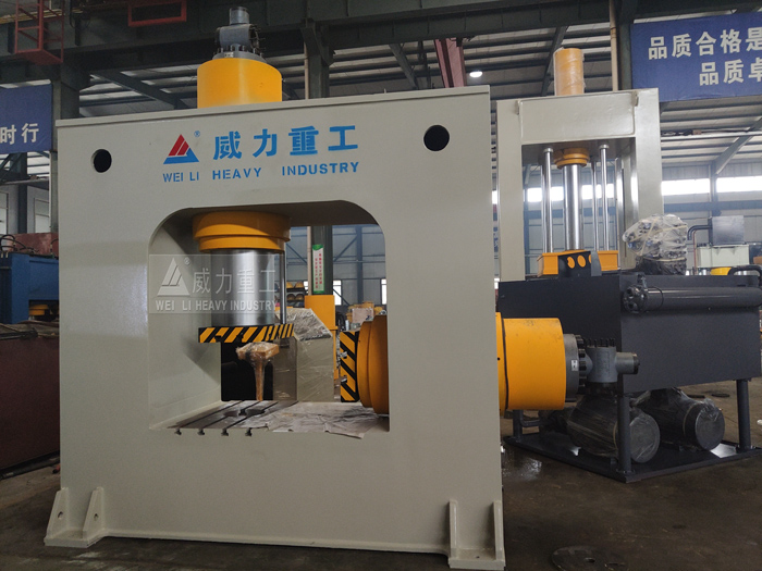 500噸多向鍛造液壓機(jī)加工車(chē)間